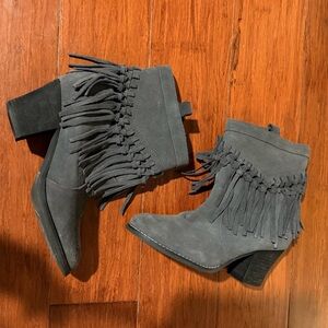 Boho chic western fringe genuine suede grey ankle boots size 8